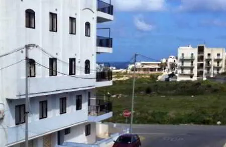 Clover Complex Aparthotel 2*