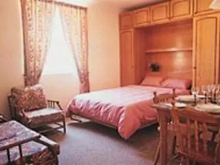 Clover Complex Aparthotel 2*