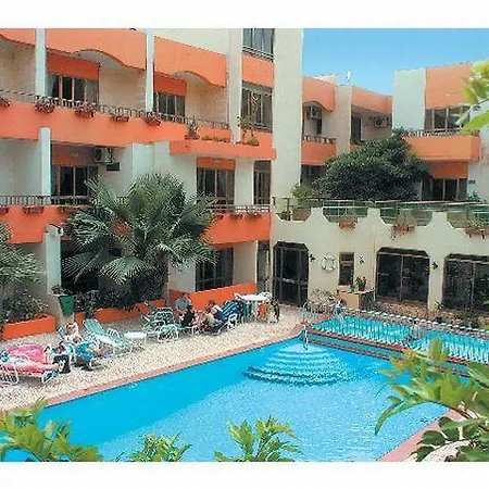 Clover Complex Aparthotel