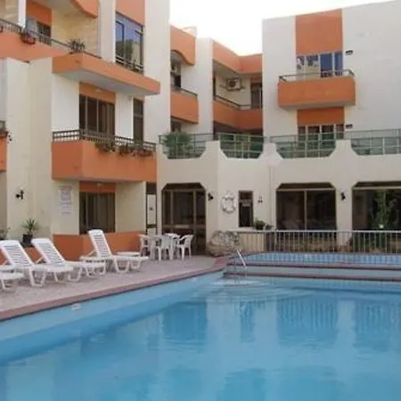Aparthotel Clover Complex 2*