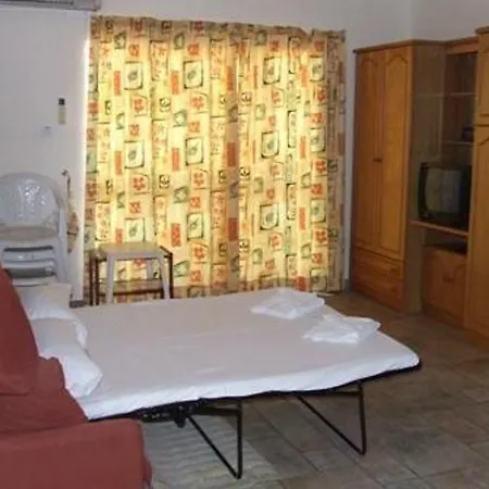 Clover Complex كاورا